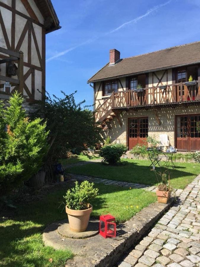 Au Fil De L'Eau & Gite "Le Jardin Du Moulin" Fourges Exterior photo